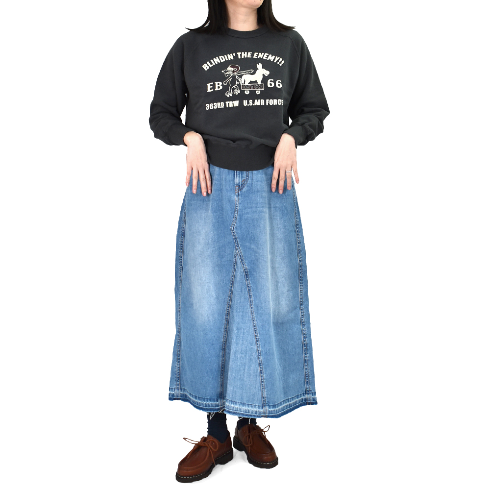 コリンボ (COLIMBO) LAGERGELD SWEAT RAGLAN SWEAT -EB-66 =BLINDIN' THE ENEMY=- ラガーフェルドラグランスウェット 長袖プリントスウェットシャツ ラグランスリーブスウェットシャツ ZA-0405 を使った カジュアル レディースコーディネート