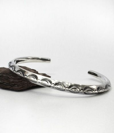 ラリースミス(LARRY SMITH) MEN'S EXTRA THIN TRIANGLE BRACELET -LEAF 