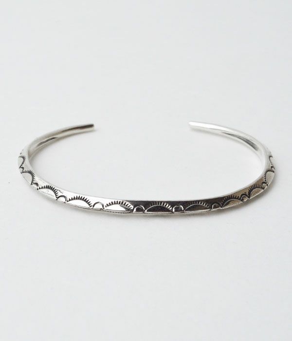 ラリースミス(LARRY SMITH) MEN'S EXTRA THIN TRIANGLE BRACELET -LEAF- バングル シルバーアクセサリーBR-0123