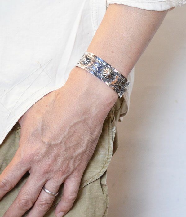 ラリースミス (LARRY SMITH) ラリースミス×トップジミー ウィーリングログバングル -ラブ- TJ25LOVE