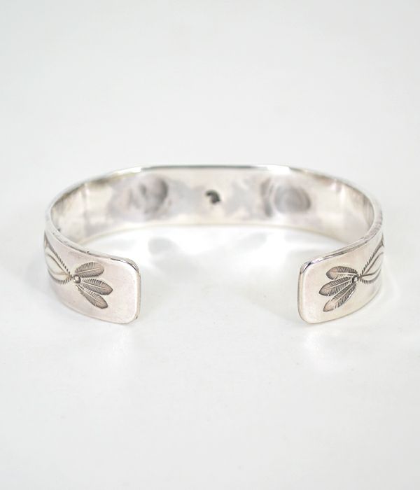ラリースミス(LARRY SMITH) 18K EAGLE FACE STAMPED BRACELET バングル シルバーアクセサリー BR-0075