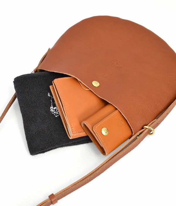 IL BISONTE◇ショルダーバッグ/54182-3-05711/レザー/BLK/Shoulder bag