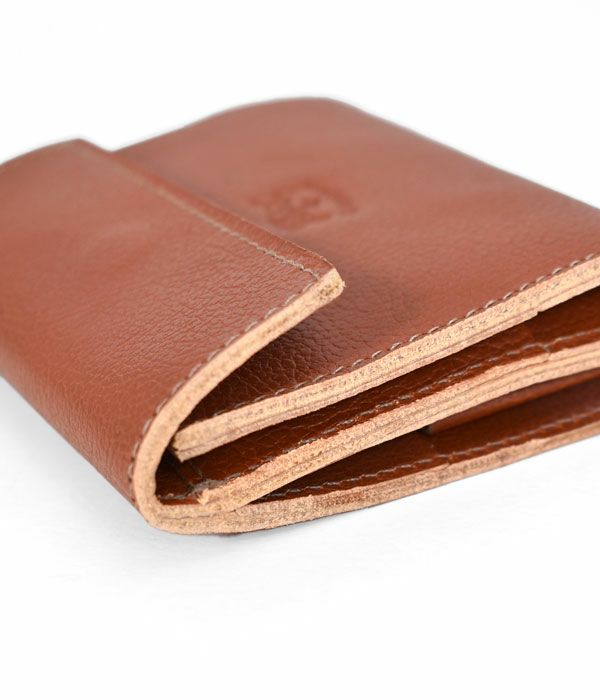 イルビゾンテ (IL BISONTE) 2つ折りウォレット 財布 二つ折り レザー