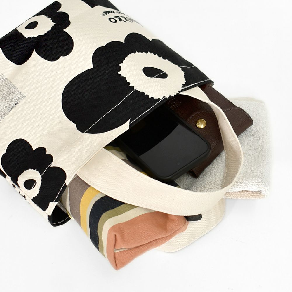 マリメッコ (marimekko) kioski Nyytti Unikko Tribute 60th