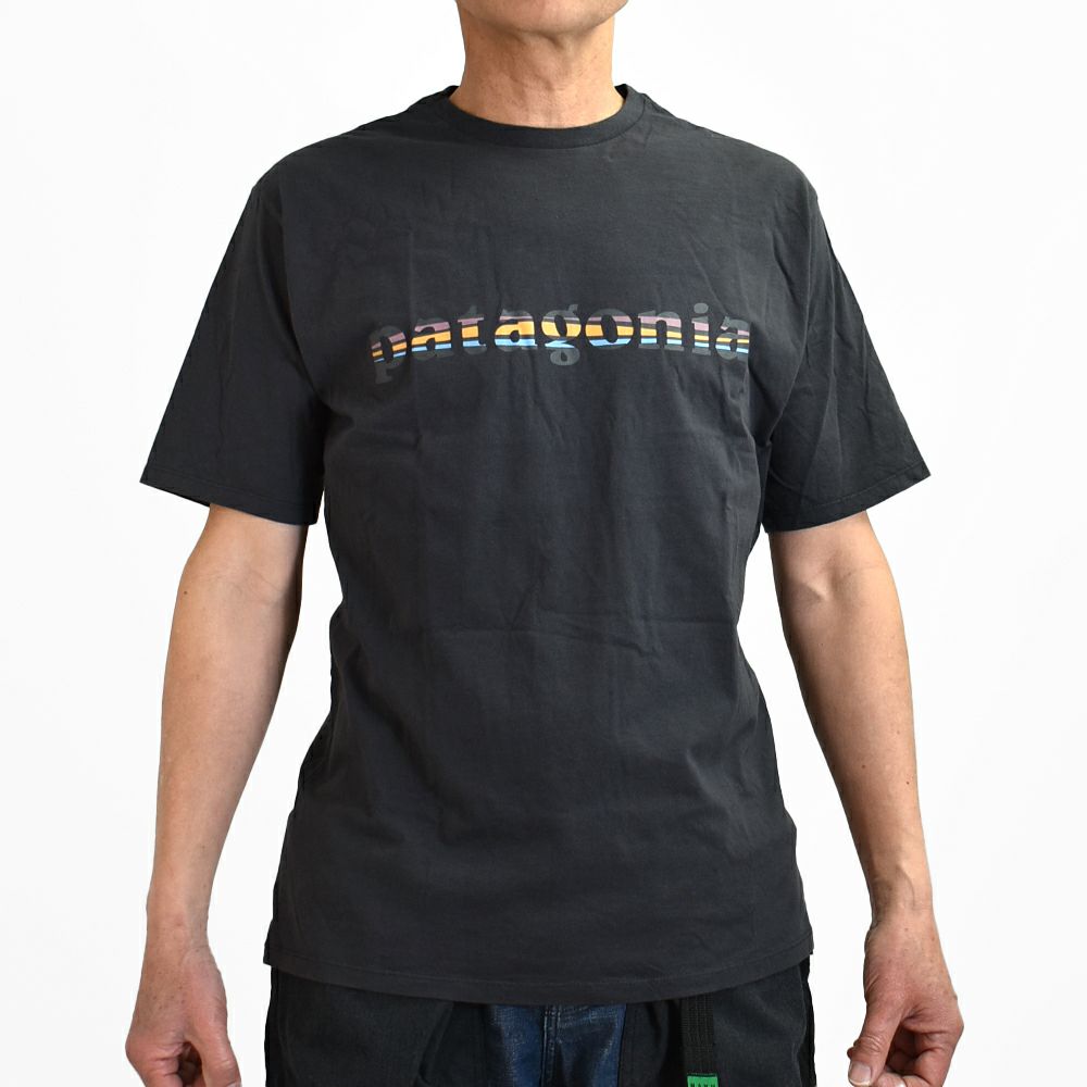 パタゴニア (PATAGONIA) メンズ '73 テキスト ロゴ オーガニック Tシャツ Men's '73 Text Logo Organic T-Shirt 半袖プリントTシャツ 37776