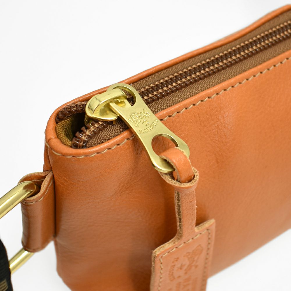 イルビゾンテ (IL BISONTE) ベルトバッグ レザーショルダーバッグ 54202-3-00911 54202300911