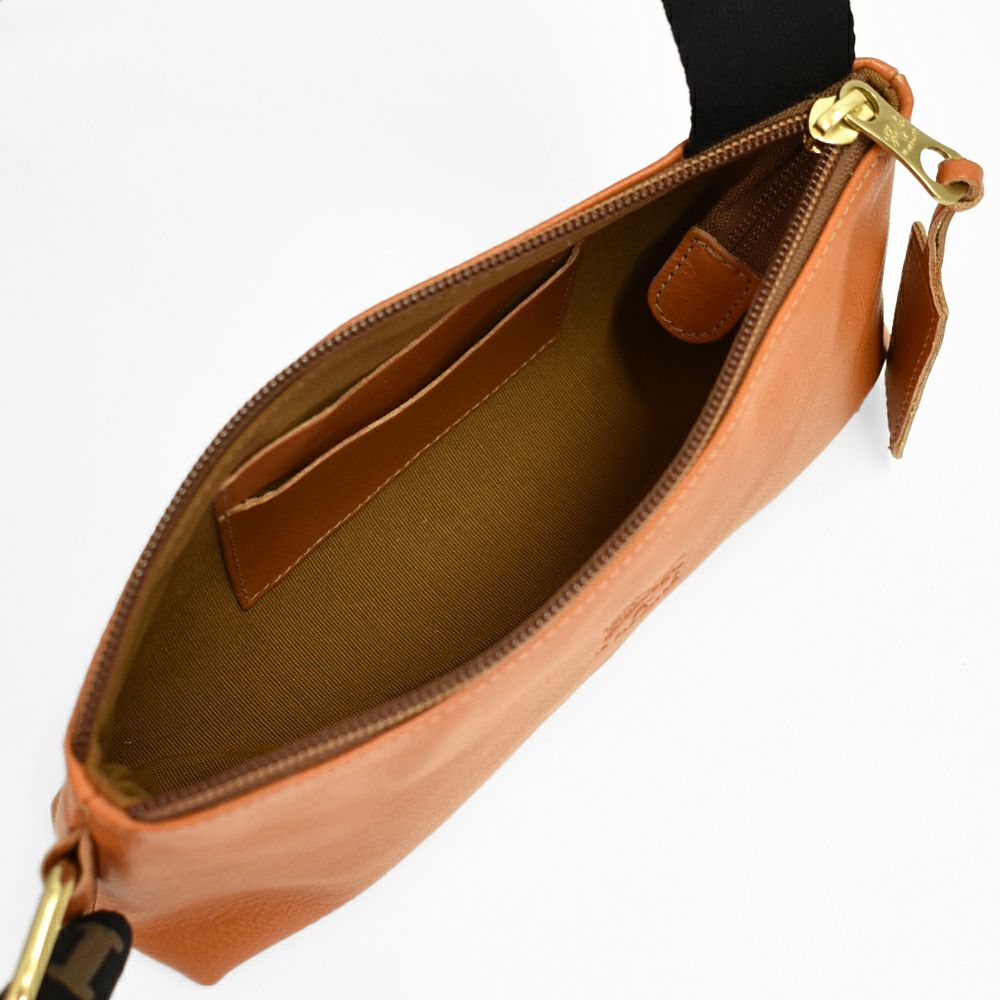 イルビゾンテ (IL BISONTE) ベルトバッグ レザーショルダーバッグ 54202-3-00911 54202300911