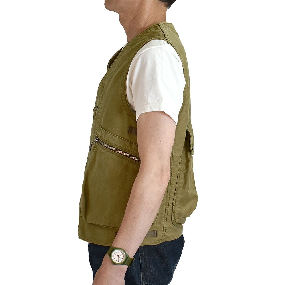 フリーホイーラーズ (FREEWHEELERS) -SPEED ENGINEER- SLEEVELESS COAT Vintage Style Sulfide Dyed Military Moleskin KHAKI コットンベスト エンジニアリングベスト 2521008