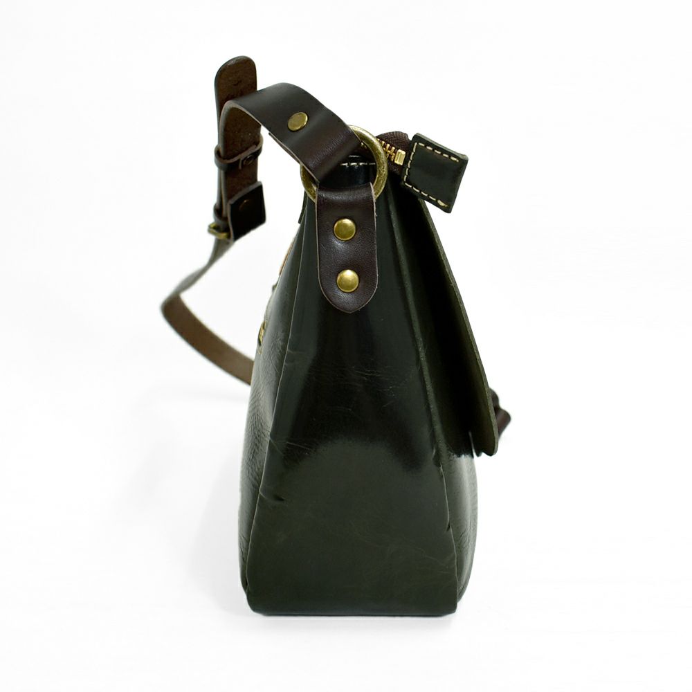 アインソフ (Ain Soph) 切りっぱなし 横型ショルダーバッグ 日本製 レザーショルダーバッグ 牛革 ASE1639-HWM