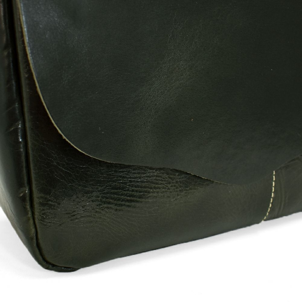 アインソフ (Ain Soph) 切りっぱなし 横型ショルダーバッグ 日本製 レザーショルダーバッグ 牛革 ASE1639-HWM