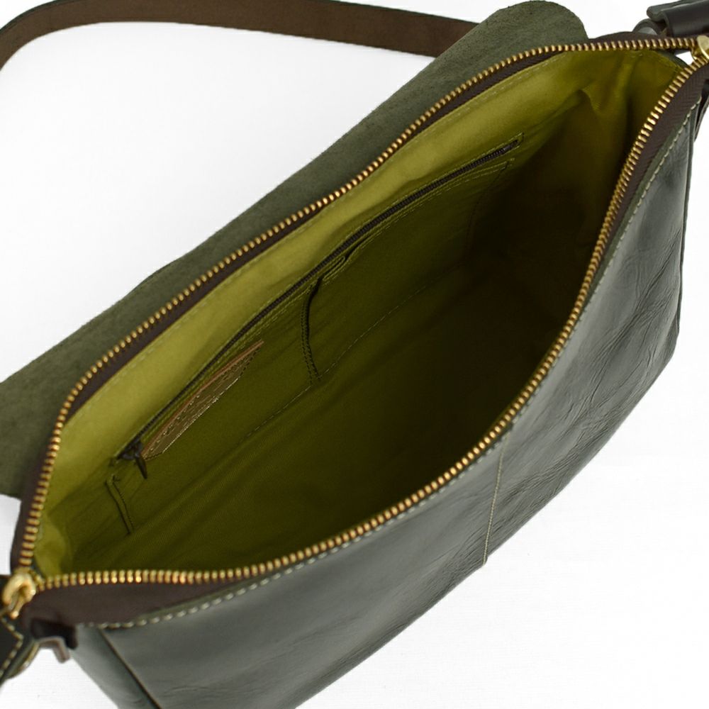 アインソフ (Ain Soph) 切りっぱなし 横型ショルダーバッグ 日本製 レザーショルダーバッグ 牛革 ASE1639-HWM